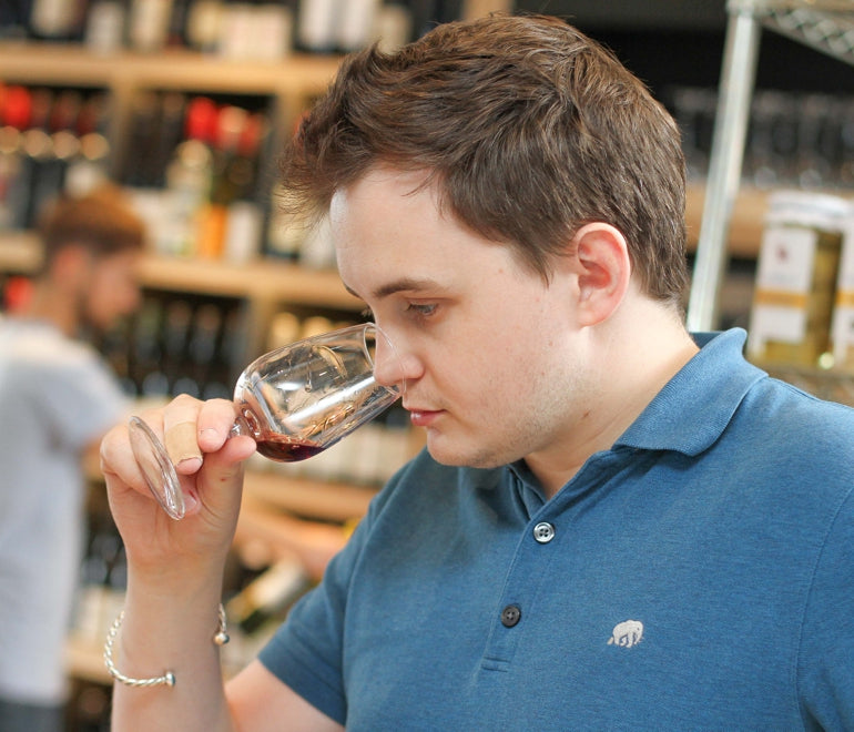 Wine Tasting 101 - A Short Guide for First Timers